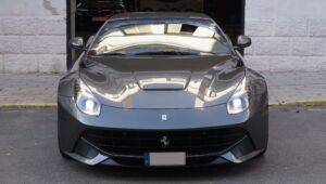 Encerado de carnauba con Swissvax 4 ferarri detail park