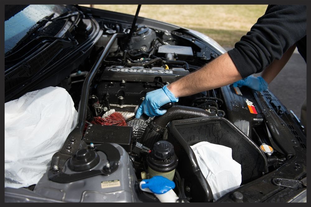 ¿Es bueno limpiar el motor de un coche? 7 car wrapping%&paint protection film%