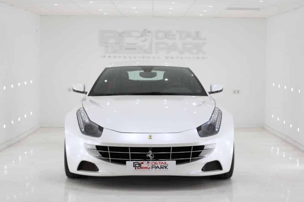 Quitando vinilo de un Ferrari FF 13 ferrari ff vinilado