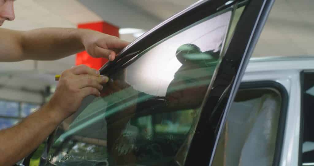 ¿Qué es el tintado de Lunas y sus beneficios? 4 tipos de tintado de lunas