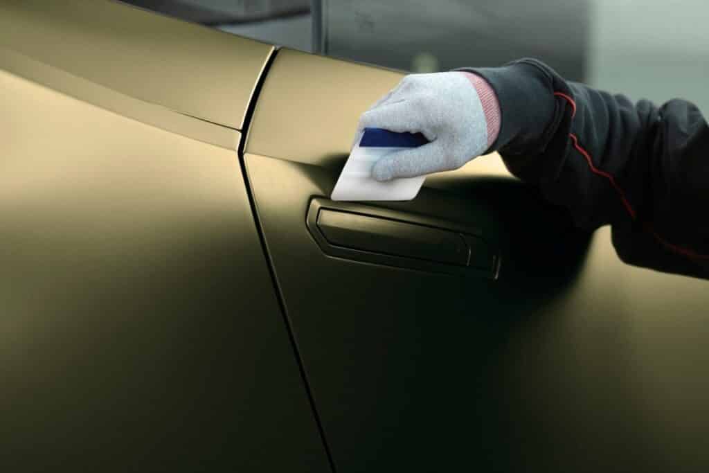 ¿Cuánto cuesta vinilar un coche? 4 precio vinilo coche