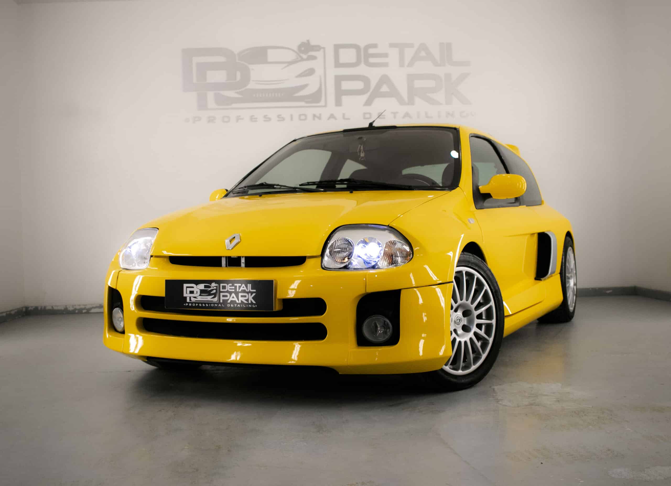 clio v6 sport wrap