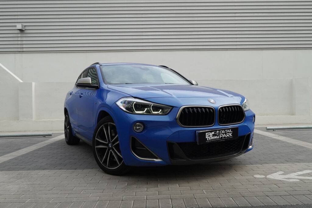 Vinilado de Coches BMW X2: Transformación a Gris Mate 15 BMW X2 M35i color azul original antes del vinilado en Detail Park