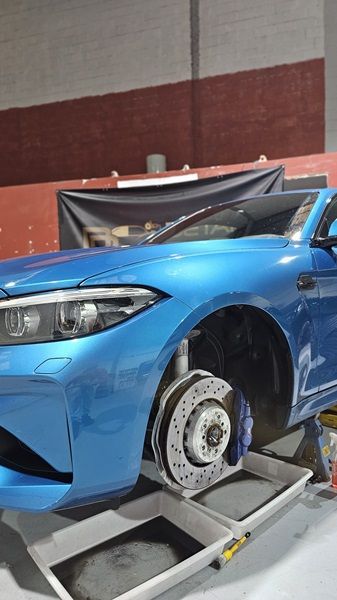 Taller de Chapa y Pintura: Restauración Impecable de un BMW M2 9 taller de chapa y pintura