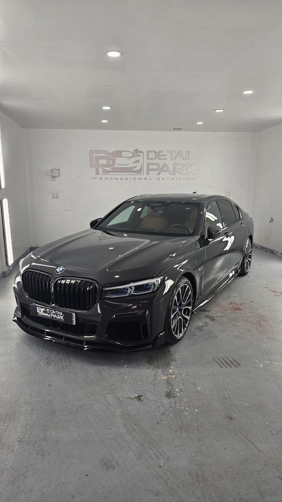 BMW Serie 7 con Kit Maxton Design en Fibra de Carbono 10 maxton design