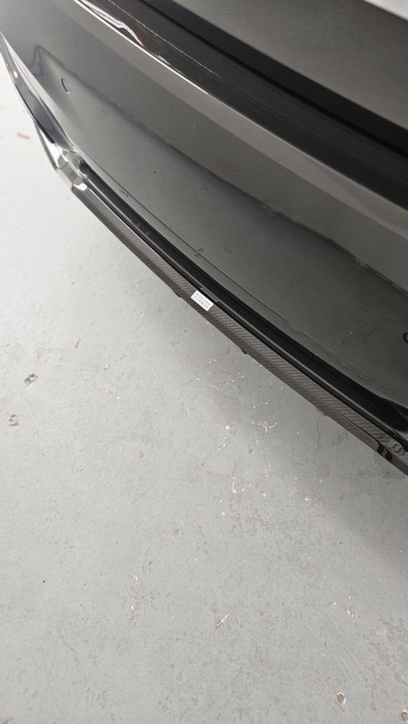 BMW Serie 7 con Kit Maxton Design en Fibra de Carbono 14 car wrapping%&paint protection film%